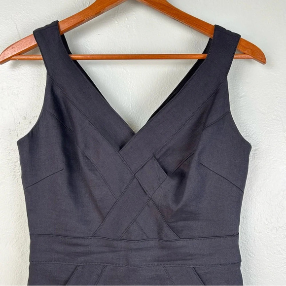 Milly Sleeveless Little Black Dress Bondage Pockets V-Neck Size 6 0039 - Picture 9 of 12